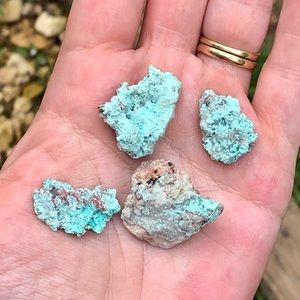 Aurichalcite stone